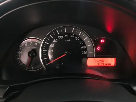 NISSAN March 1.0 12V 4P S FLEX, Foto 9