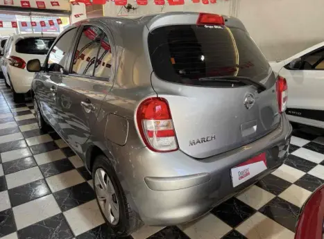 NISSAN March 1.0 16V 4P S FLEX, Foto 4