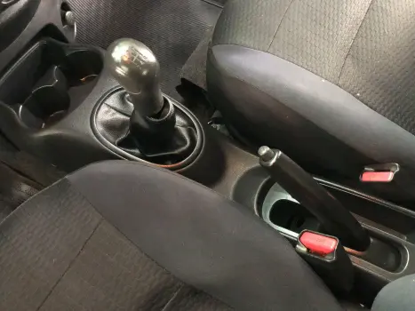 NISSAN March 1.0 16V 4P SV FLEX, Foto 9