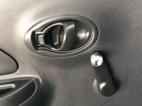 NISSAN March 1.0 16V 4P SV FLEX, Foto 10