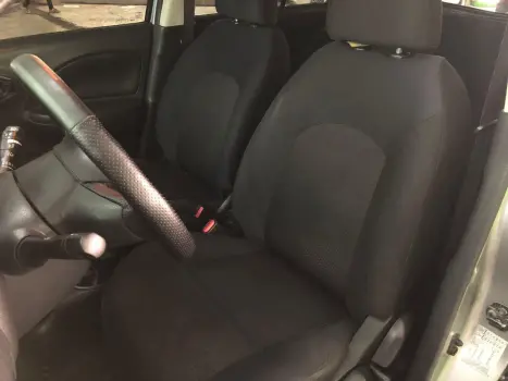 NISSAN March 1.0 16V 4P SV FLEX, Foto 13