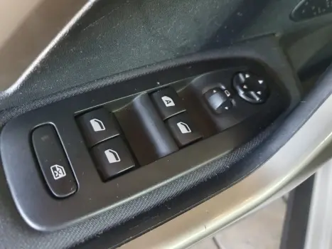 PEUGEOT 2008 1.6 16V 4P FLEX ALLURE AUTOM�TICO, Foto 18