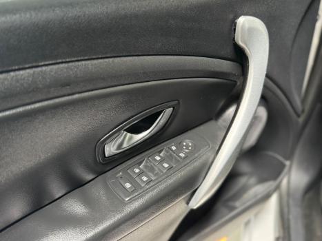 RENAULT Fluence 2.0 16V 4P FLEX DYNAMIQUE PLUS AUTOM�TICO, Foto 10