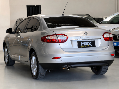 RENAULT Fluence 2.0 16V 4P FLEX DYNAMIQUE AUTOM�TICO, Foto 3