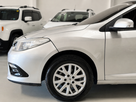 RENAULT Fluence 2.0 16V 4P FLEX DYNAMIQUE AUTOM�TICO, Foto 11