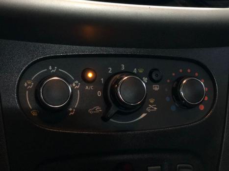 RENAULT Sandero 1.0 16V 4P FLEX EXPRESSION, Foto 15