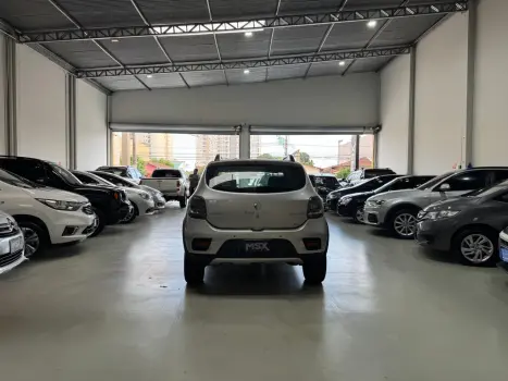 RENAULT Sandero 1.6 16V 4P FLEX SCE STEPWAY DINAMIQUE, Foto 8