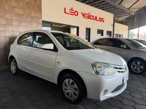 TOYOTA Etios Hatch 1.5 16V 4P FLEX XS AUTOM�TICO, Foto 1