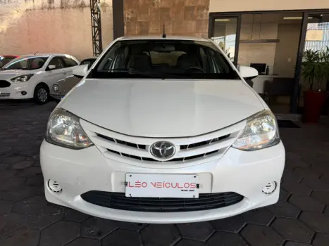 TOYOTA Etios Hatch 1.5 16V 4P FLEX XS AUTOM�TICO, Foto 2