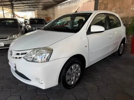 TOYOTA Etios Hatch 1.5 16V 4P FLEX XS AUTOM�TICO, Foto 3