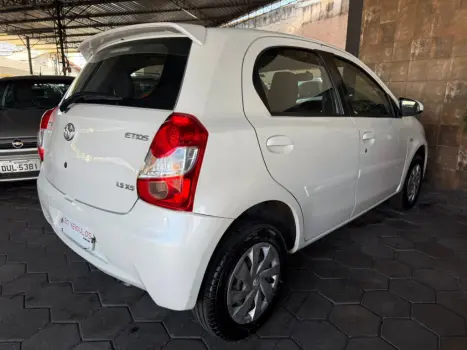 TOYOTA Etios Hatch 1.5 16V 4P FLEX XS AUTOM�TICO, Foto 4