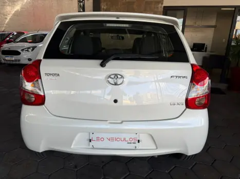 TOYOTA Etios Hatch 1.5 16V 4P FLEX XS AUTOM�TICO, Foto 5