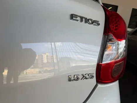 TOYOTA Etios Hatch 1.5 16V 4P FLEX XS AUTOM�TICO, Foto 7