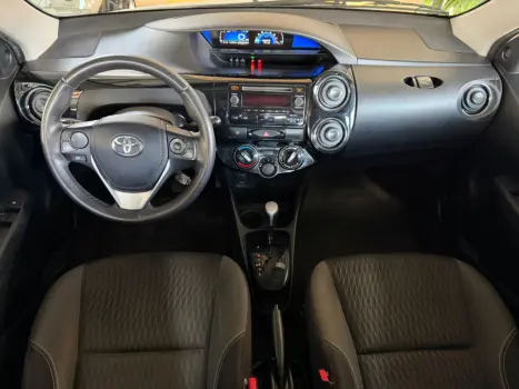 TOYOTA Etios Hatch 1.5 16V 4P FLEX XS AUTOM�TICO, Foto 11