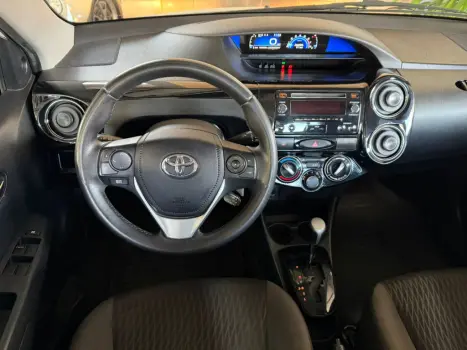 TOYOTA Etios Hatch 1.5 16V 4P FLEX XS AUTOM�TICO, Foto 12