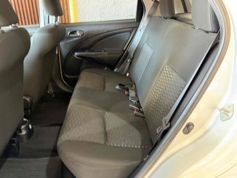 TOYOTA Etios Hatch 1.3 16V 4P FLEX X, Foto 7