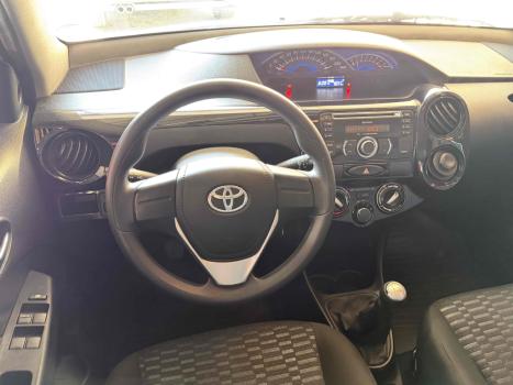 TOYOTA Etios Hatch 1.3 16V 4P FLEX X, Foto 9