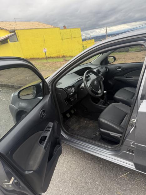 TOYOTA Etios Hatch 1.5 16V 4P FLEX XLS, Foto 3