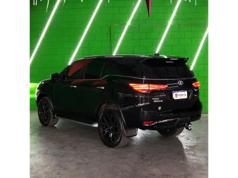 TOYOTA Hilux SW4 2.8 4P SRX 4X4 TURBO DIESEL AUTOM�TICO, Foto 5