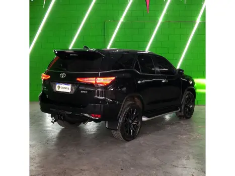 TOYOTA Hilux SW4 2.8 4P SRX 4X4 TURBO DIESEL AUTOM�TICO, Foto 6