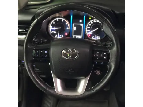 TOYOTA Hilux SW4 2.8 4P SRX 4X4 TURBO DIESEL AUTOM�TICO, Foto 8