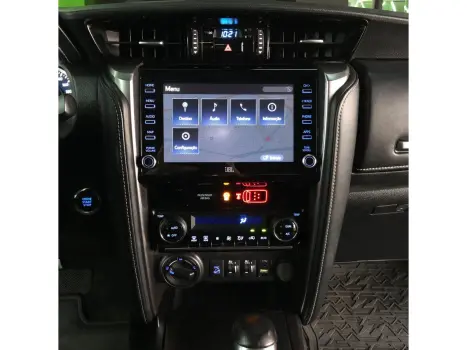 TOYOTA Hilux SW4 2.8 4P SRX 4X4 TURBO DIESEL AUTOM�TICO, Foto 10