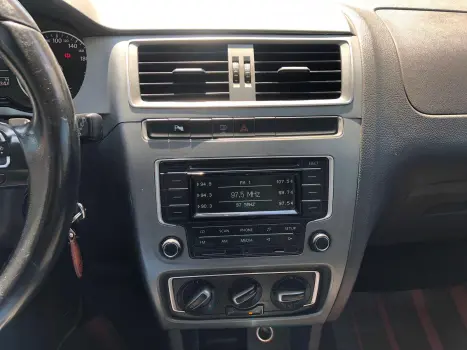 VOLKSWAGEN Crossfox 1.0 12V 4P FLEX I-MOTION AUTOMATIZADO, Foto 11 VOLKSWAGEN Crossfox 1.0 12V 4P FLEX I-MOTION AUTOMATIZADO, Foto 11