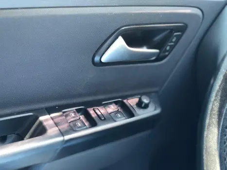 VOLKSWAGEN Crossfox 1.0 12V 4P FLEX I-MOTION AUTOMATIZADO, Foto 13 VOLKSWAGEN Crossfox 1.0 12V 4P FLEX I-MOTION AUTOMATIZADO, Foto 13