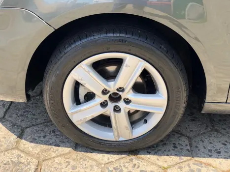 VOLKSWAGEN Crossfox 1.0 12V 4P FLEX I-MOTION AUTOMATIZADO, Foto 16 VOLKSWAGEN Crossfox 1.0 12V 4P FLEX I-MOTION AUTOMATIZADO, Foto 16