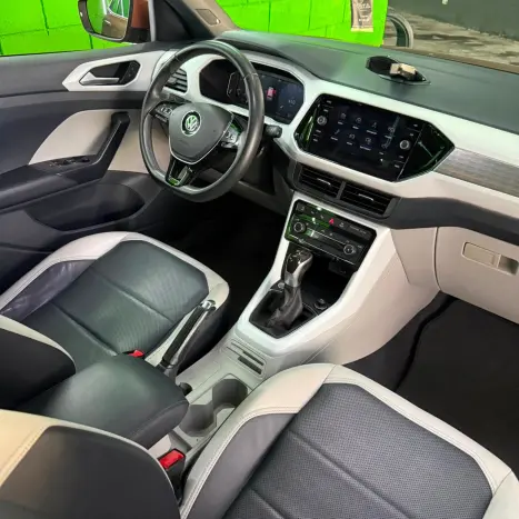 VOLKSWAGEN T-Cross 1.4 4P 250 TSI FLEX HIGHLINE AUTOM�TICO, Foto 19