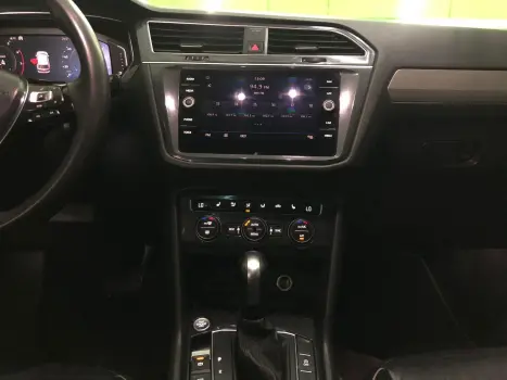 VOLKSWAGEN Tiguan 1.4 250 TSI TOTAL FLEX ALLSPACE TURBO AUTOM�TICO TIPTRONIC, Foto 16