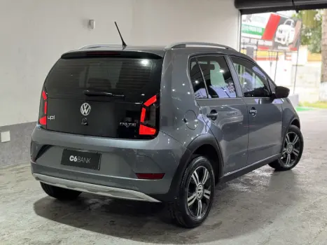 VOLKSWAGEN UP 1.0 4P FLEX 170 TSI XTREME, Foto 4
