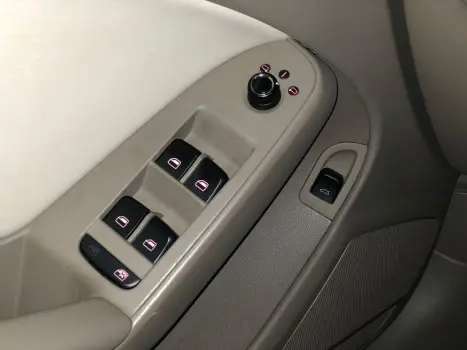 AUDI A4 2.0 16V 4P TFSI AMBIENTE MULTITRONIC AUTOMTICO, Foto 15