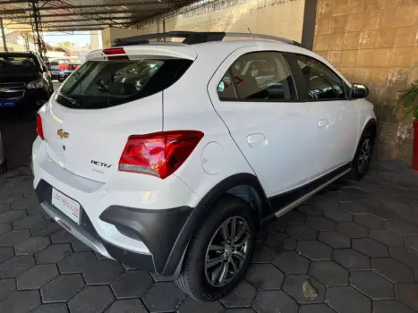 CHEVROLET Onix Hatch 1.4 4P FLEX ACTIV AUTOMTICO, Foto 6