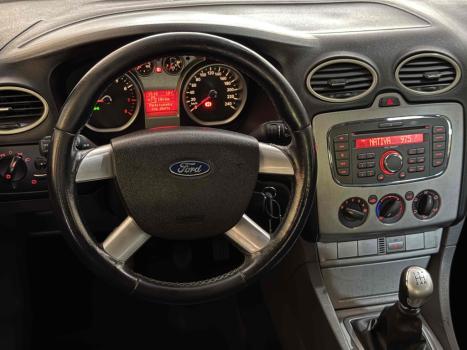 FORD Focus Hatch 1.6 4P, Foto 9