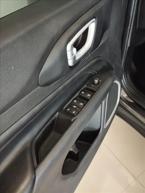 JEEP Compass 1.3 16V 4P FLEX LONGITUDE 80 ANOS T270 TURBO AUTOMTICO, Foto 8