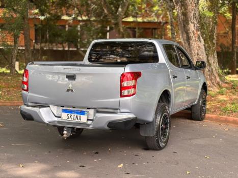 MITSUBISHI L 200 2.5 4X4 CABINE DUPLA DIESEL, Foto 4