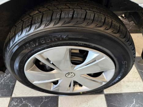 NISSAN March 1.0 16V 4P FLEX, Foto 3