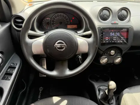 NISSAN March 1.0 16V 4P S FLEX, Foto 10