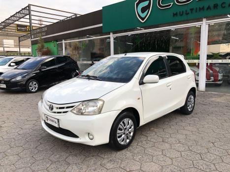 TOYOTA Etios Hatch 1.3 16V 4P FLEX XS, Foto 2