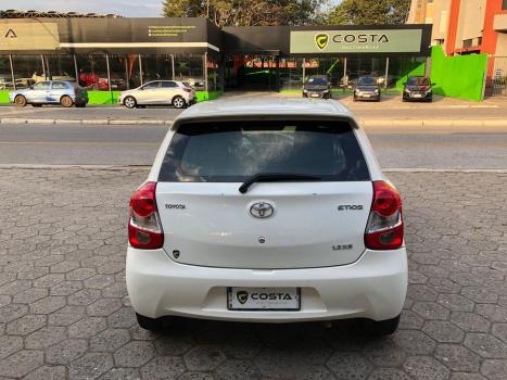 TOYOTA Etios Hatch 1.3 16V 4P FLEX XS, Foto 4