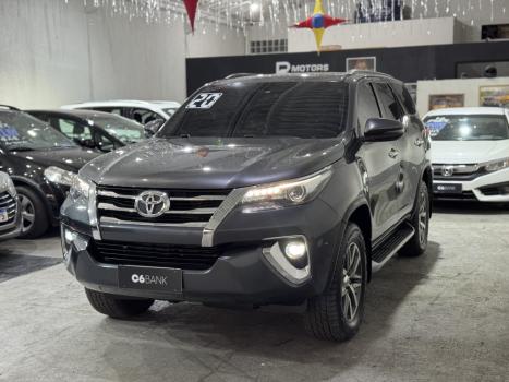 TOYOTA Hilux SW4 2.8 16V 4P SRX 4X4 7 LUGARES TURBO DIESEL AUTOMTICO, Foto 3