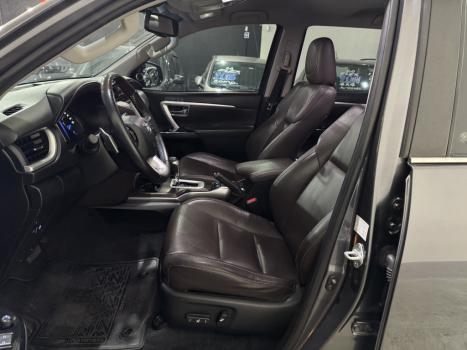 TOYOTA Hilux SW4 2.8 16V 4P SRX 4X4 7 LUGARES TURBO DIESEL AUTOMTICO, Foto 11