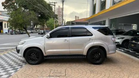 TOYOTA Hilux SW4 3.0 16V 4P SRV 4X4 7 LUGARES TURBO DIESEL AUTOMTICO, Foto 7