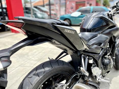 YAMAHA MT-03 300 ABS, Foto 5