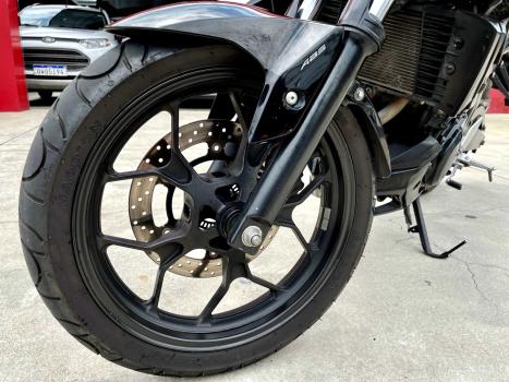 YAMAHA MT-03 300 ABS, Foto 6