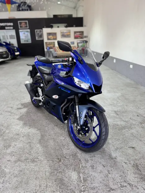 YAMAHA R 320 , Foto 3