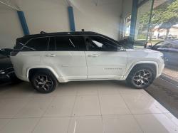 JEEP Commander 2.0 16V 4P TD380 OVERLAND 4X4 TURBO DIESEL AUTOM�TICO AT9