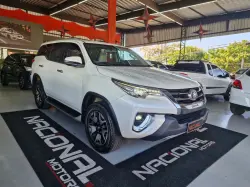 TOYOTA Hilux SW4 2.8 4P SRX 4X4 DIAMOND 7 LUGARES TURBO DIESEL AUTOMTICO