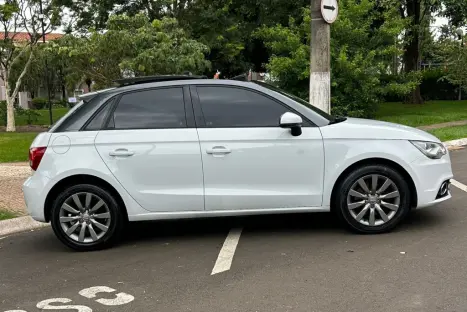 AUDI A1 1.4 16V TFSI SPORT, Foto 6